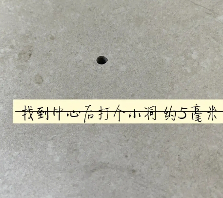 拉萨瓷砖空鼓维修公司专业解答在瓷砖铺贴过程中，如果砂料搅拌不均匀，将会带来以下问题