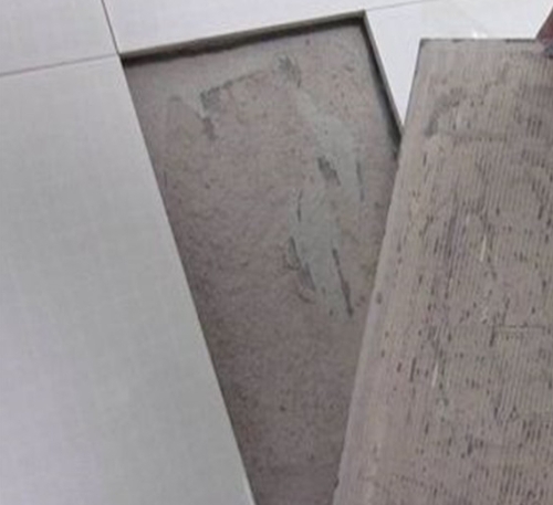 拉萨瓷砖空鼓维修公司分享瓷砖铺贴时如果打浆（即涂抹在瓷砖背面和基层上的砂浆或瓷砖胶）过少，会带来以下问题